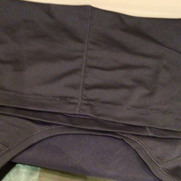 💕2XHost Pick 💕🛍2 for $25🛍Adidas slip on black athletic top - Picture 5 of 5